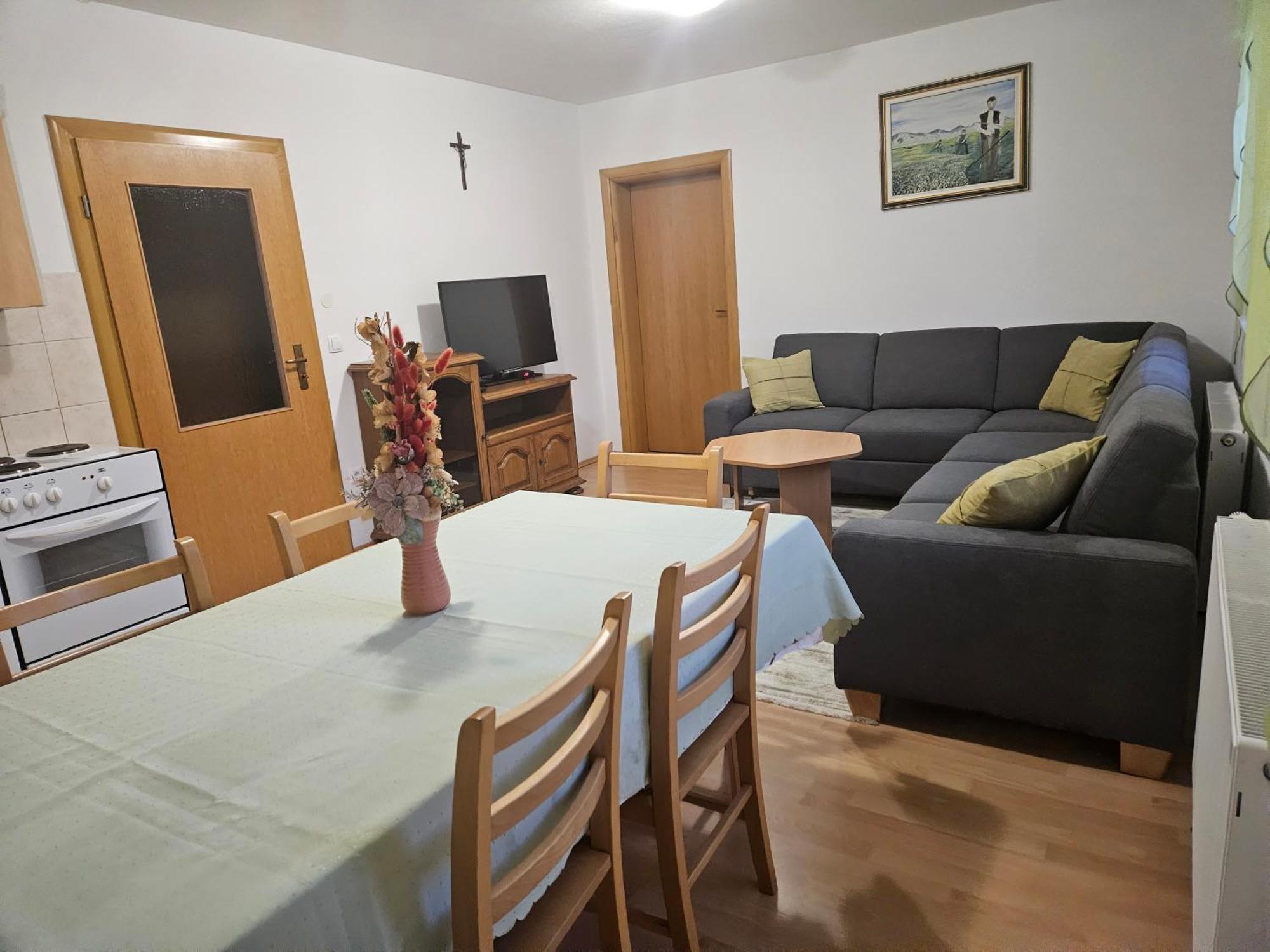 Apartman M. Rados Kupres  Eksteriør billede